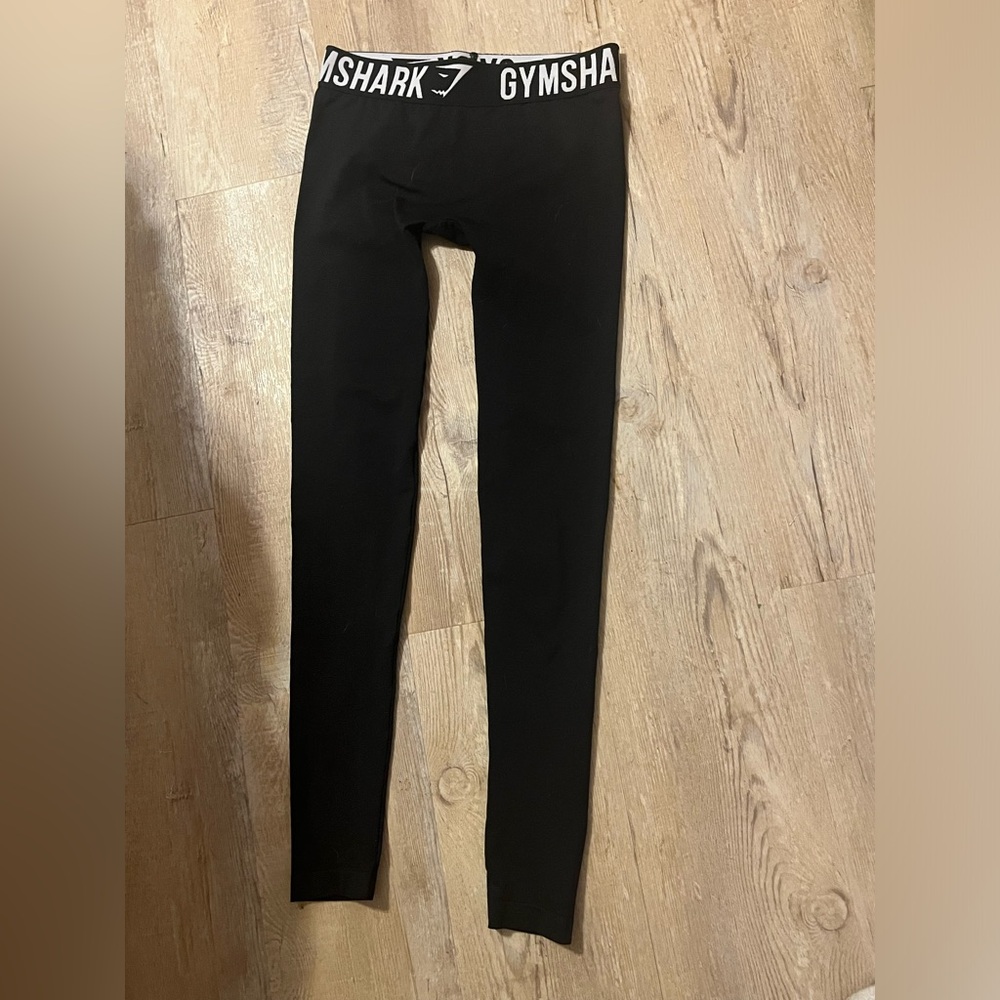 Gym shark and American eagle jeans